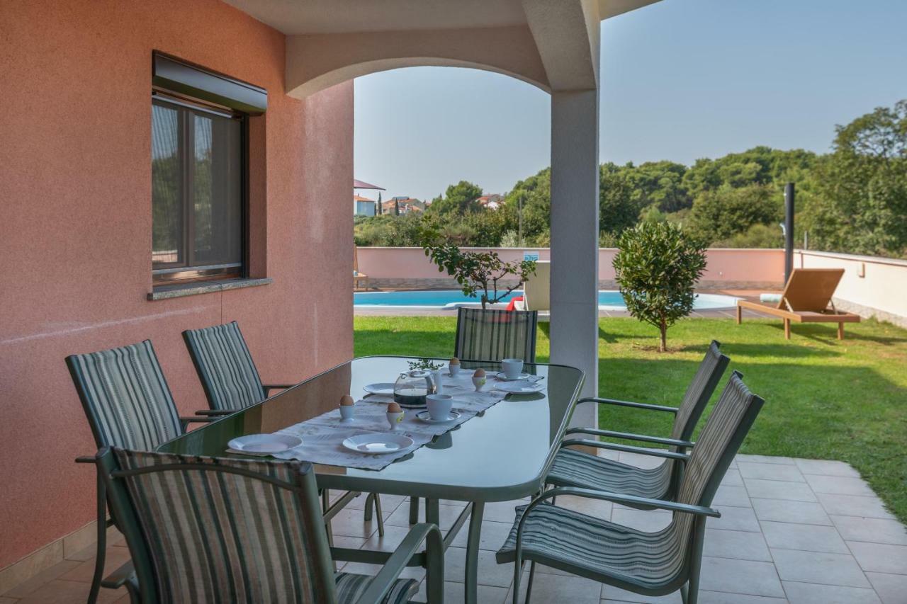Ferienhaus Joy Ližnjan Buitenkant foto