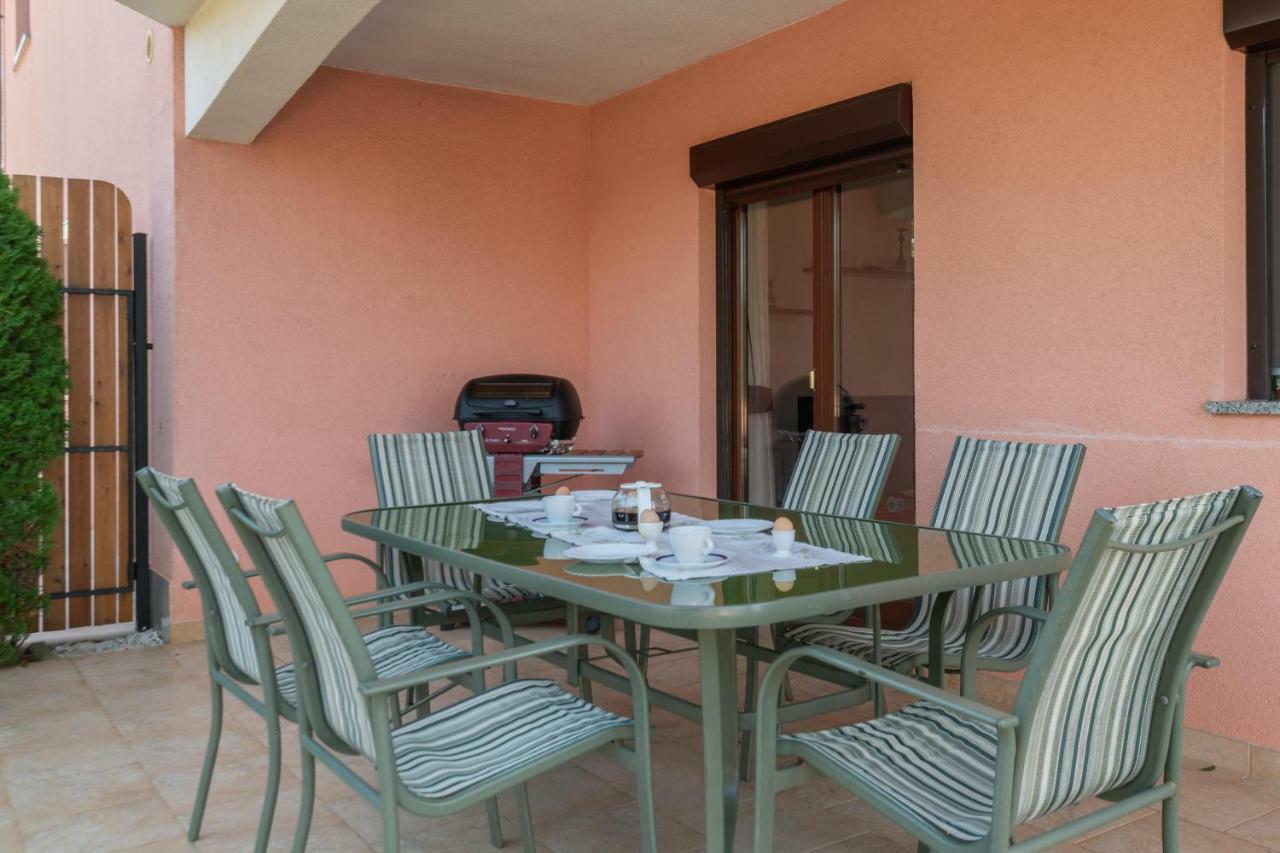 Ferienhaus Joy Ližnjan Buitenkant foto