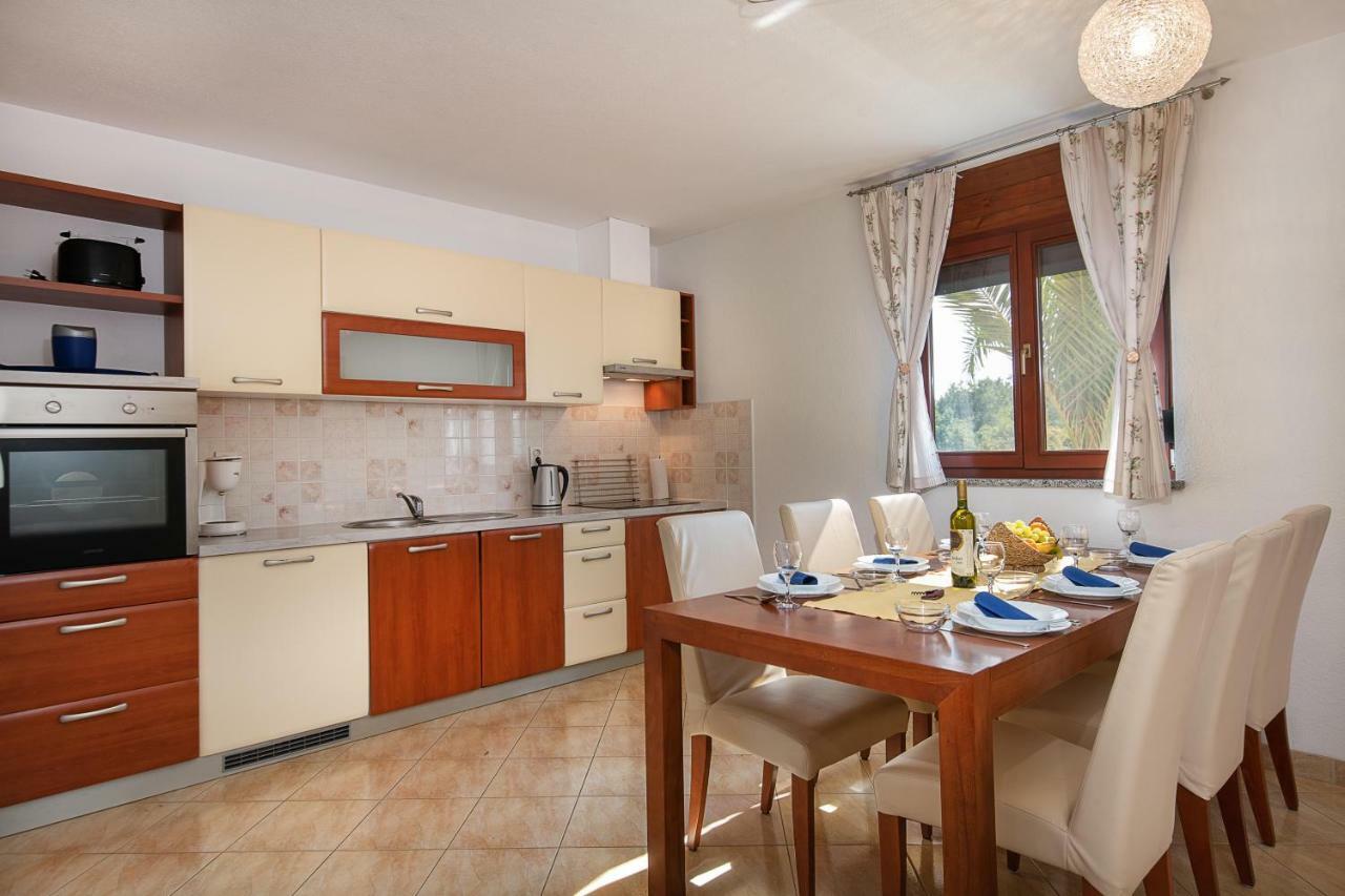 Ferienhaus Joy Ližnjan Buitenkant foto