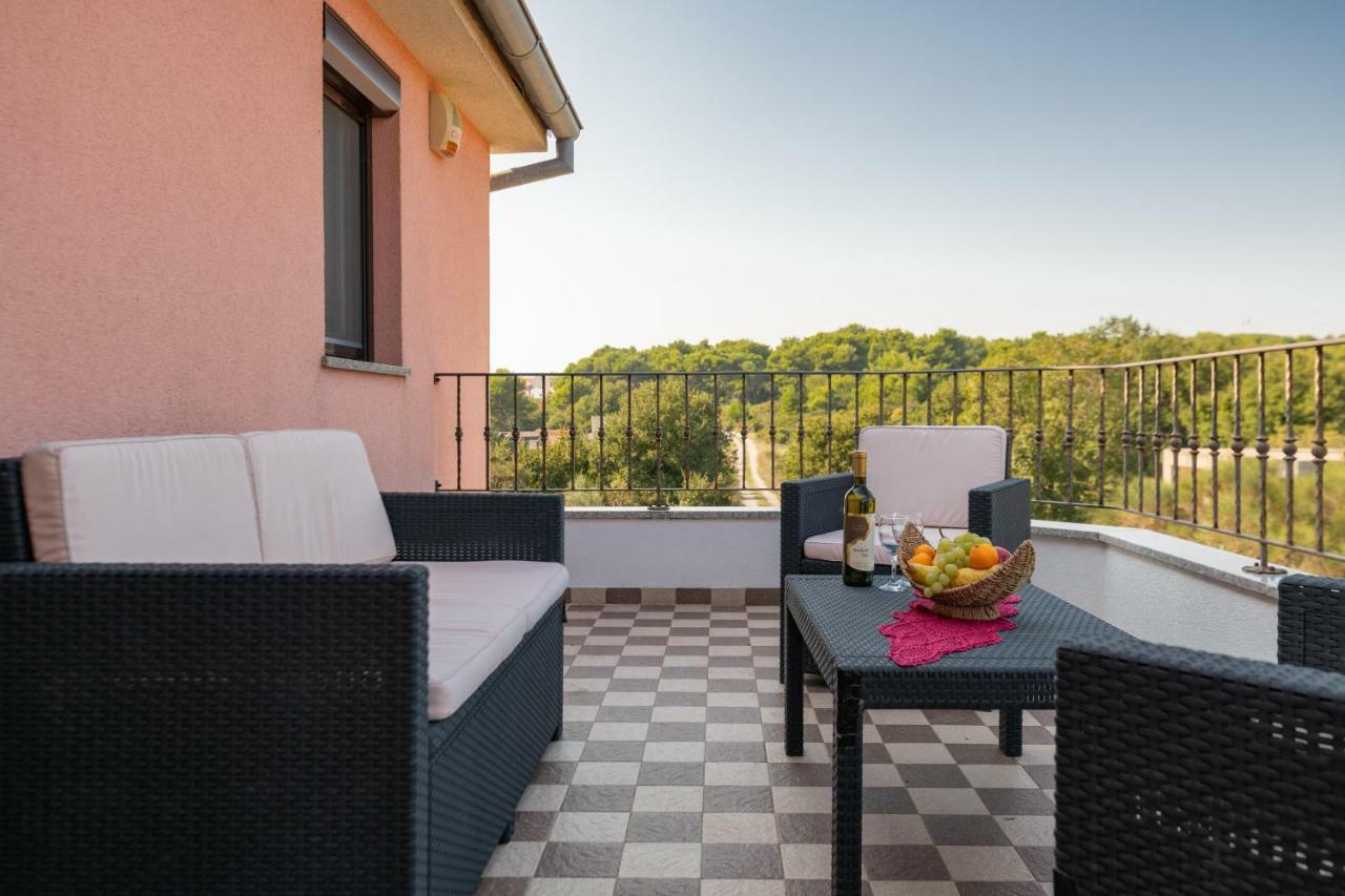 Ferienhaus Joy Ližnjan Buitenkant foto