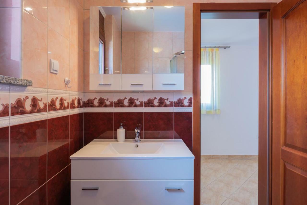 Ferienhaus Joy Ližnjan Buitenkant foto